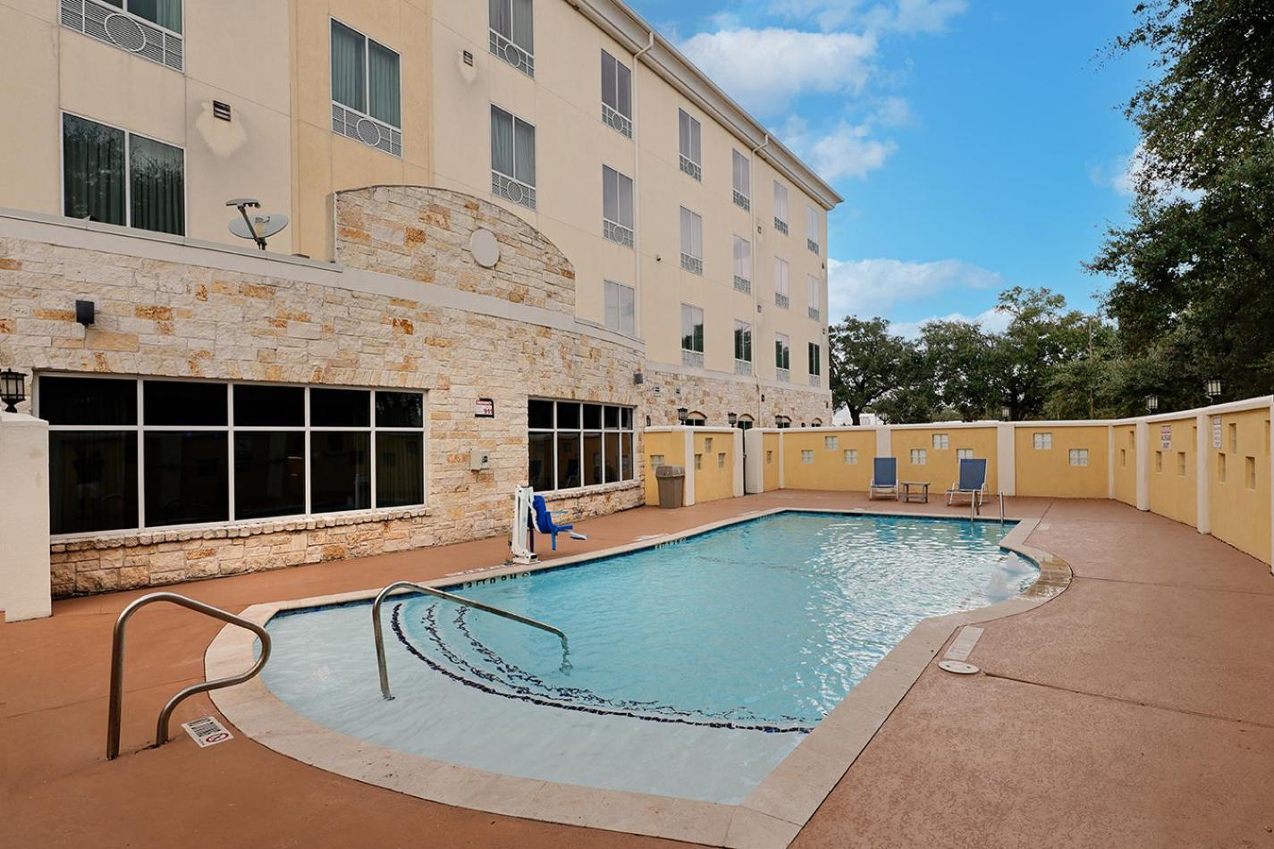 Holiday Inn Express & Suites Houston Northwest-Brookhollow By Ihg Ngoại thất bức ảnh