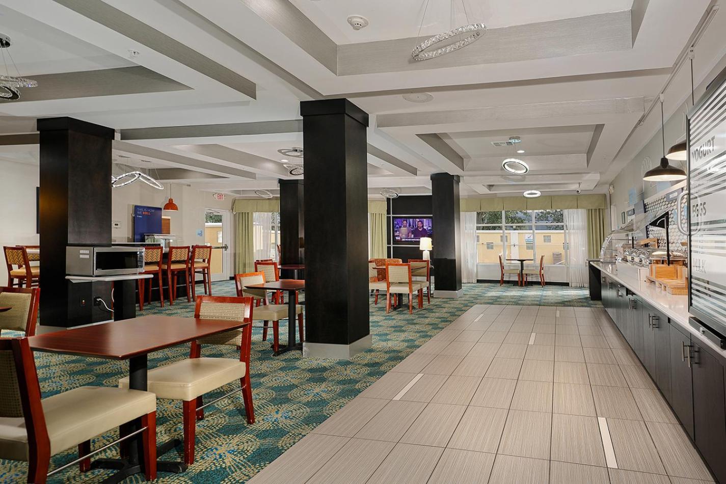 Holiday Inn Express & Suites Houston Northwest-Brookhollow By Ihg Ngoại thất bức ảnh